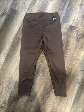NWT Stretch Faux-Leather Leggings - Brown
